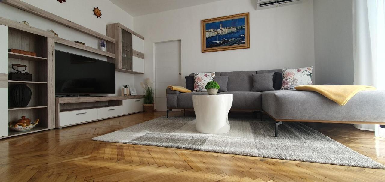Apartmani Pavlovic クルク エクステリア 写真