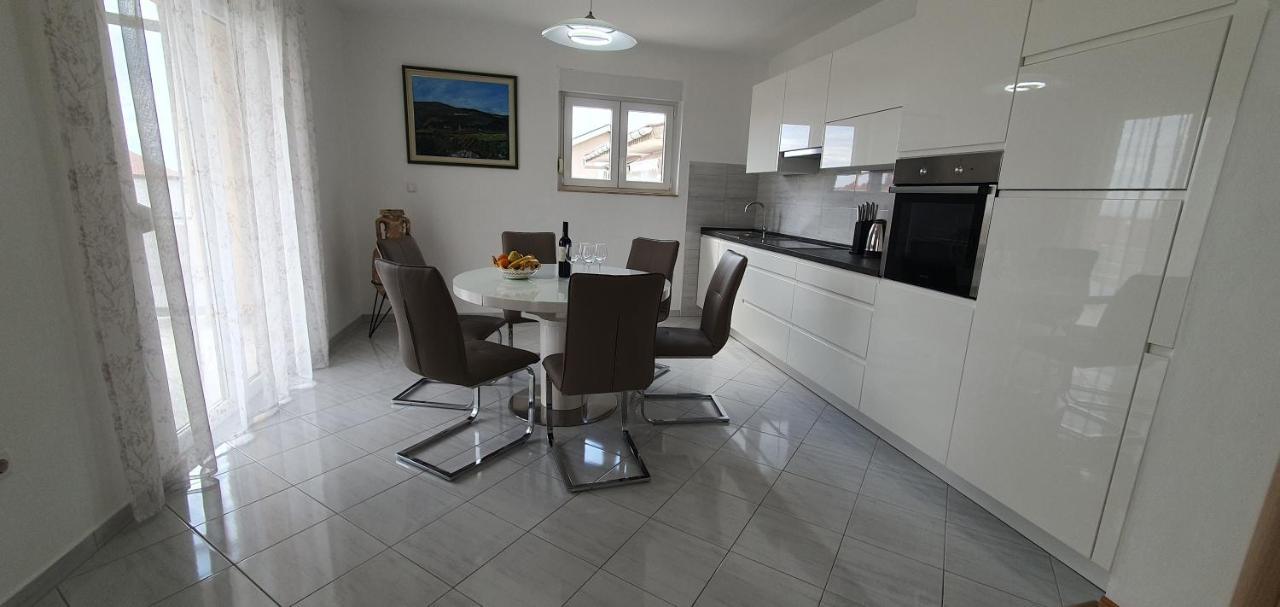 Apartmani Pavlovic クルク エクステリア 写真