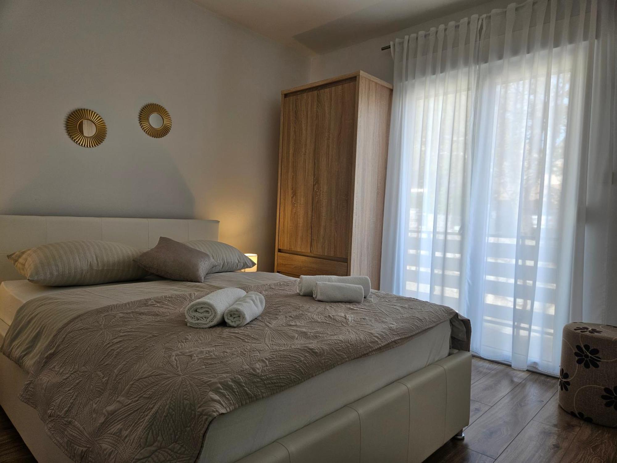 Apartmani Pavlovic クルク エクステリア 写真